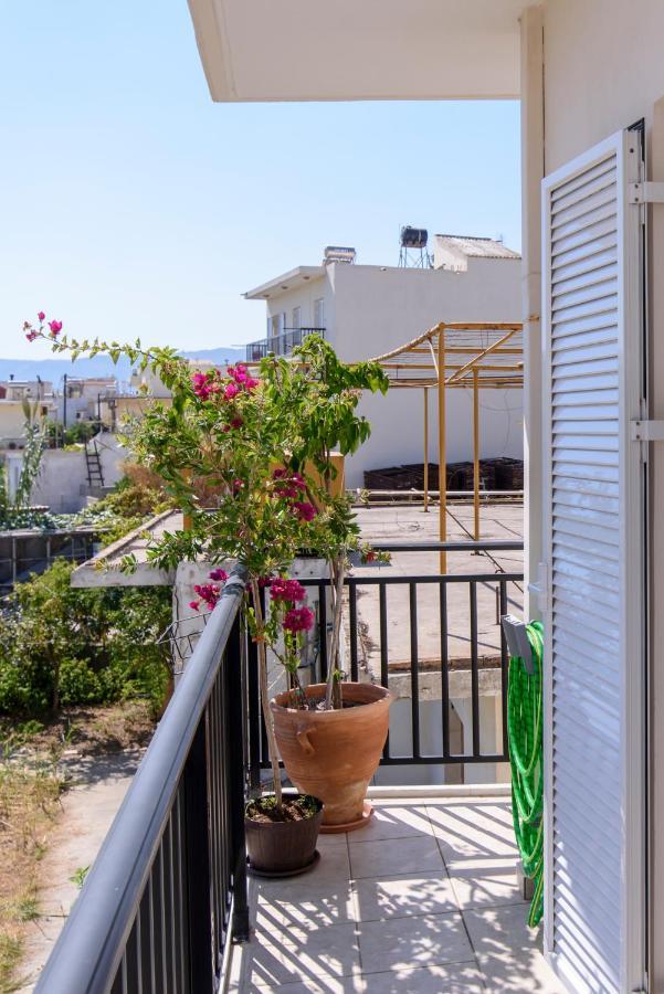 Voula'S Place Chrissi Akti Chania Exterior foto